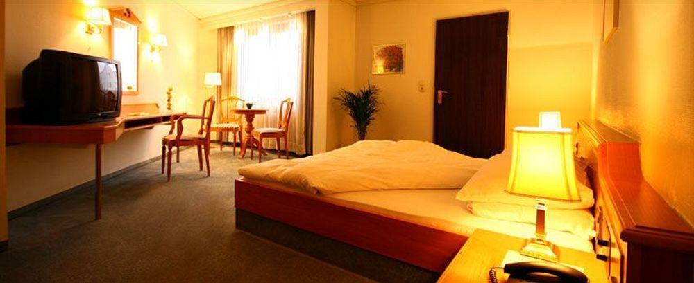 Hotel Pelikan Schwäbisch Gmünd Extérieur photo